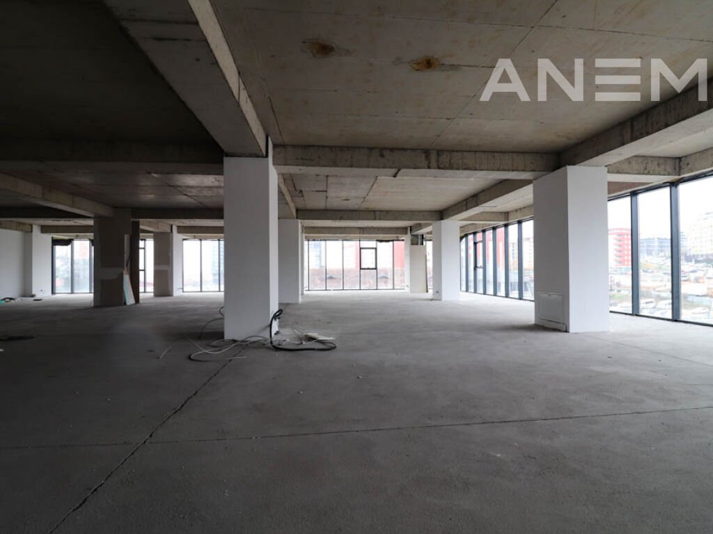 Zyre me qira 500m² në lagjen Lakrishtë - Prime Residence