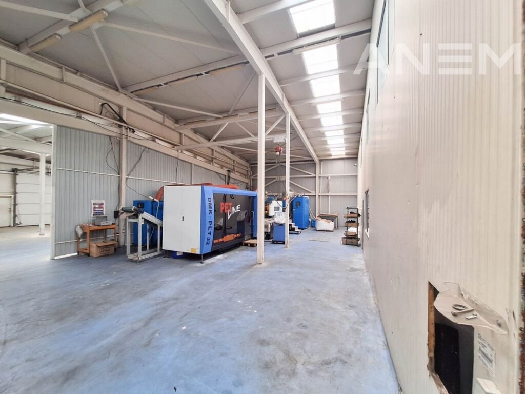 Objekt me qira 2700m² në Lipjan