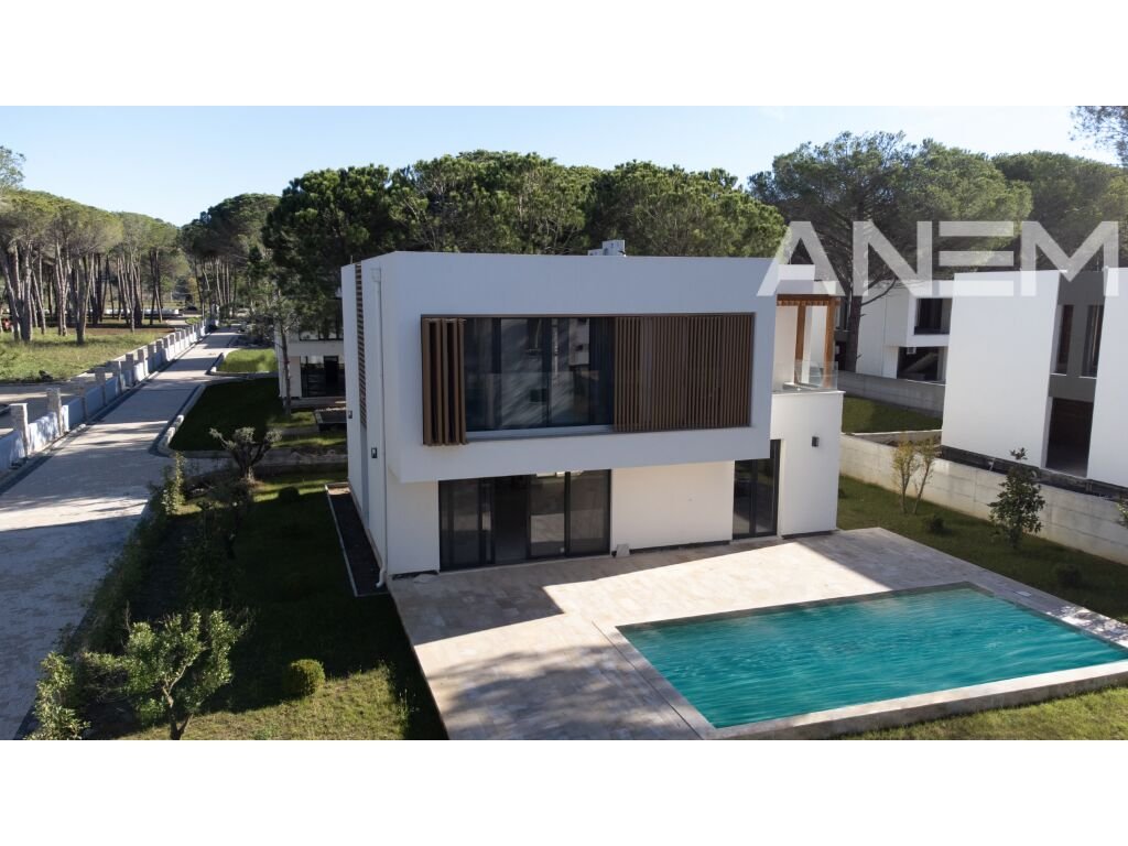 Vilë në shitje në Durrës, Gjiri Lalzit - San Pietro Resort