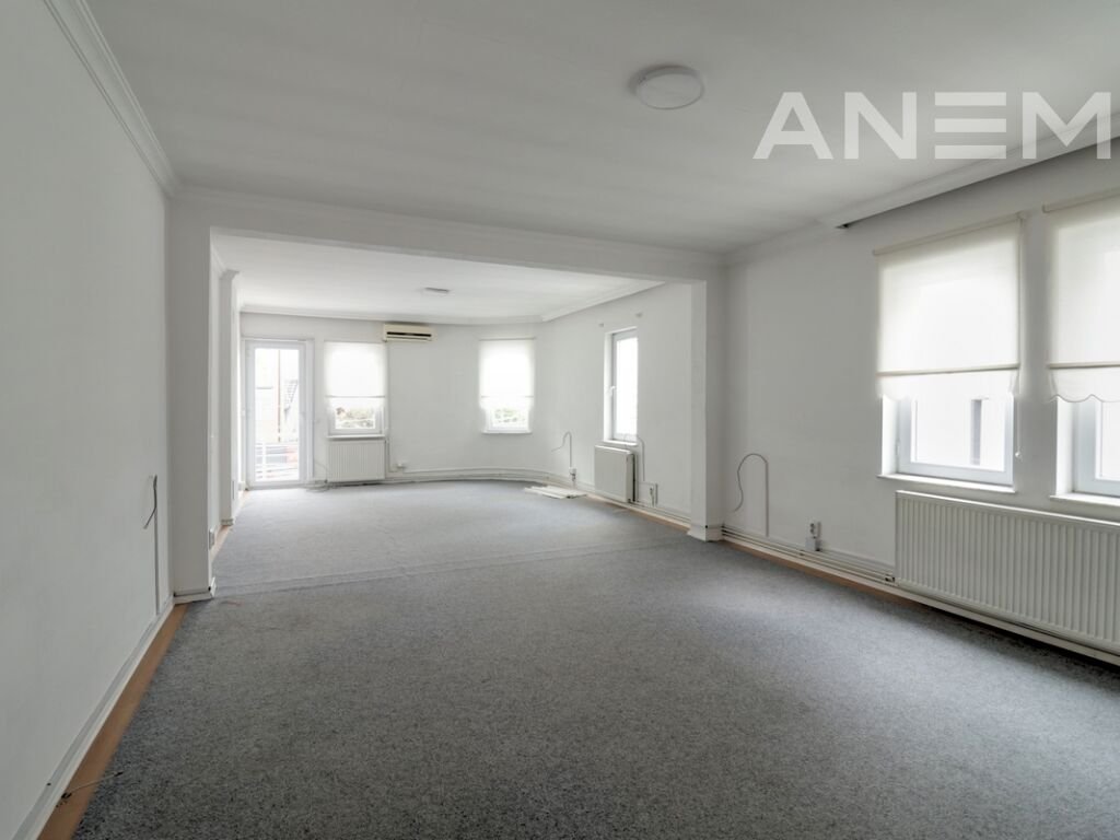 Zyre me qira me 3 hapësira pune në Mahallën e Muhaxherëve