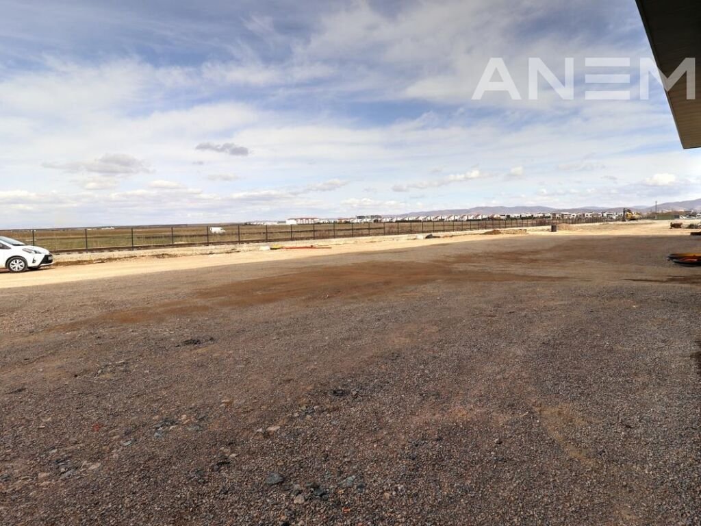 Objekt me qira 2880m2 në Preoce
