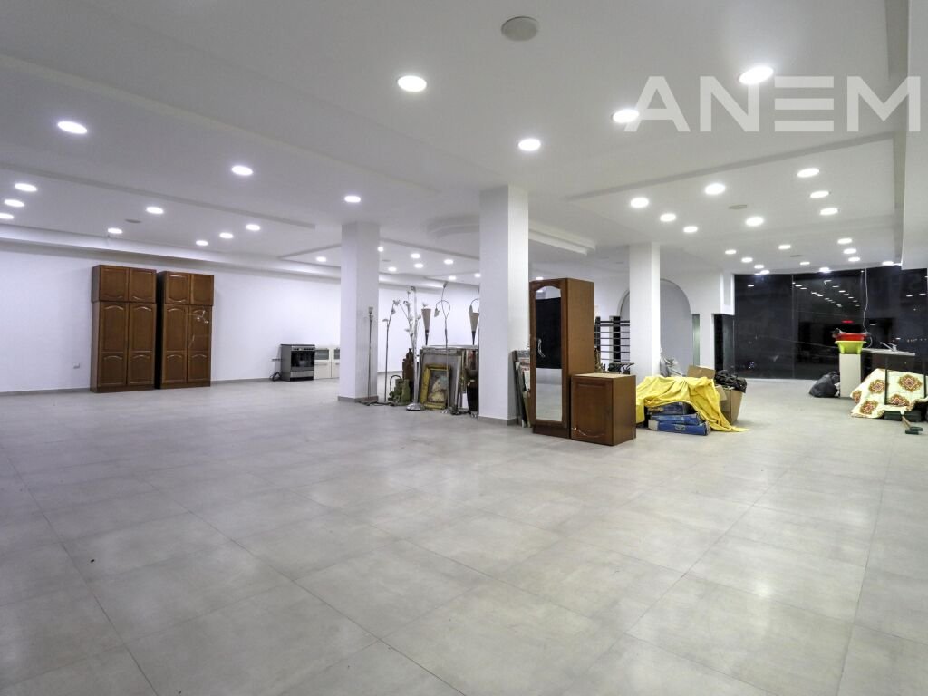 Objekt me qira 600m² në Breg të Diellit