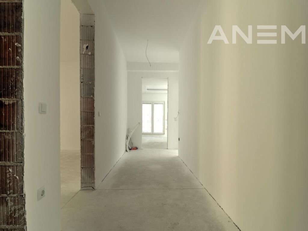 Banesë në shitje 225m² në lagjën Mati 1