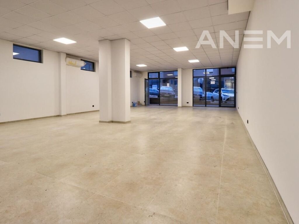 Lokal me qira 133m² në Mati 1