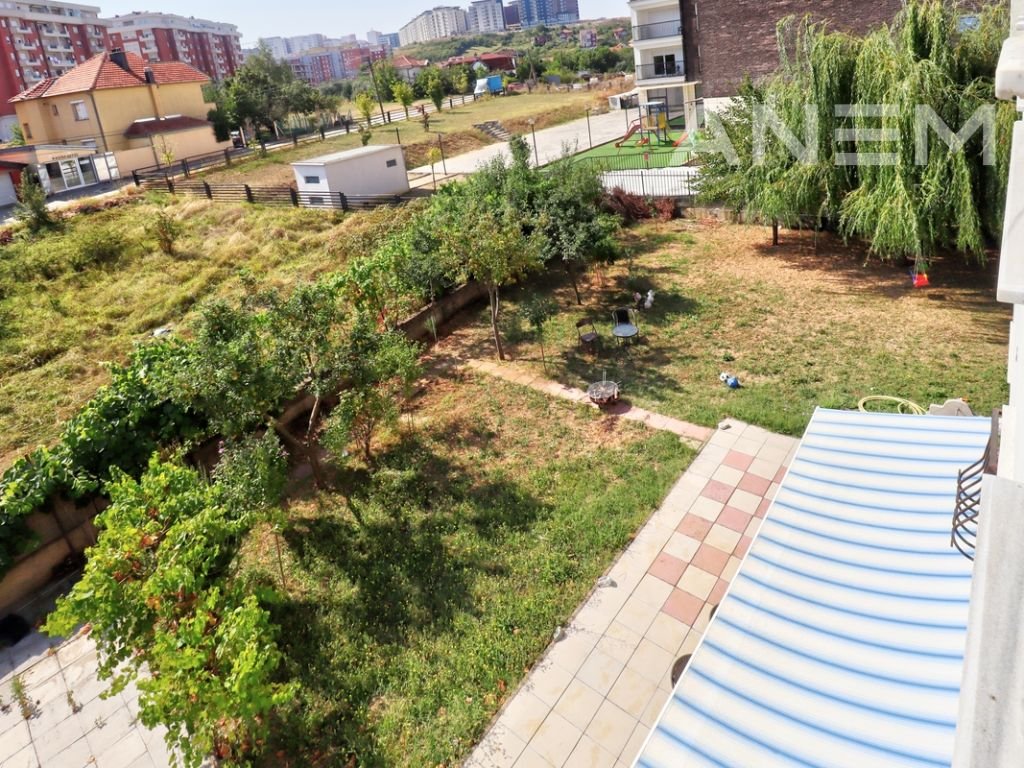 Shtëpi në shitje  300m2 në lagjën Kalabria