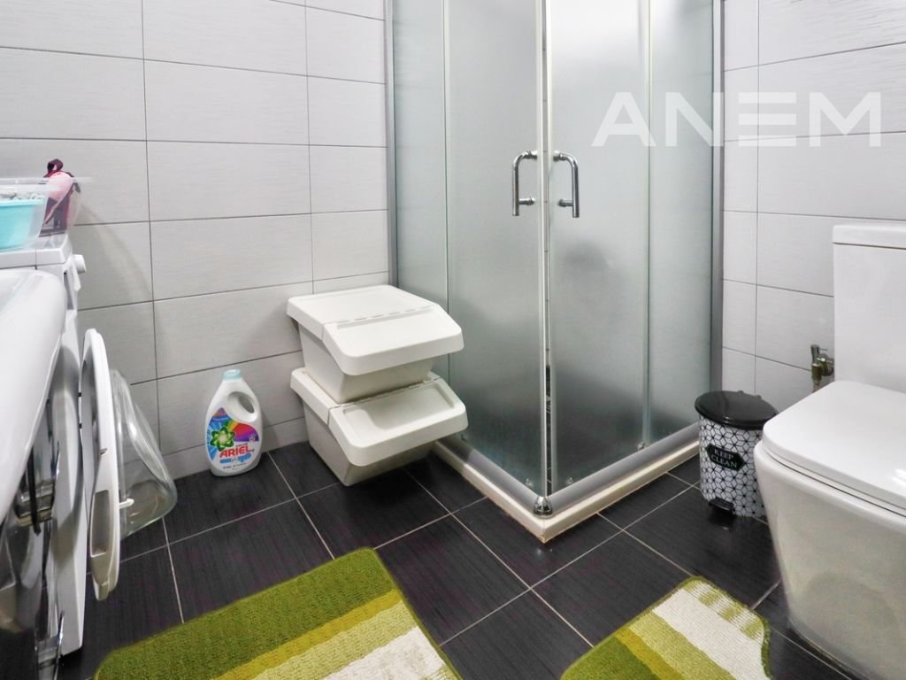 Shtëpi me qira 226m2 në lagjën Veternik