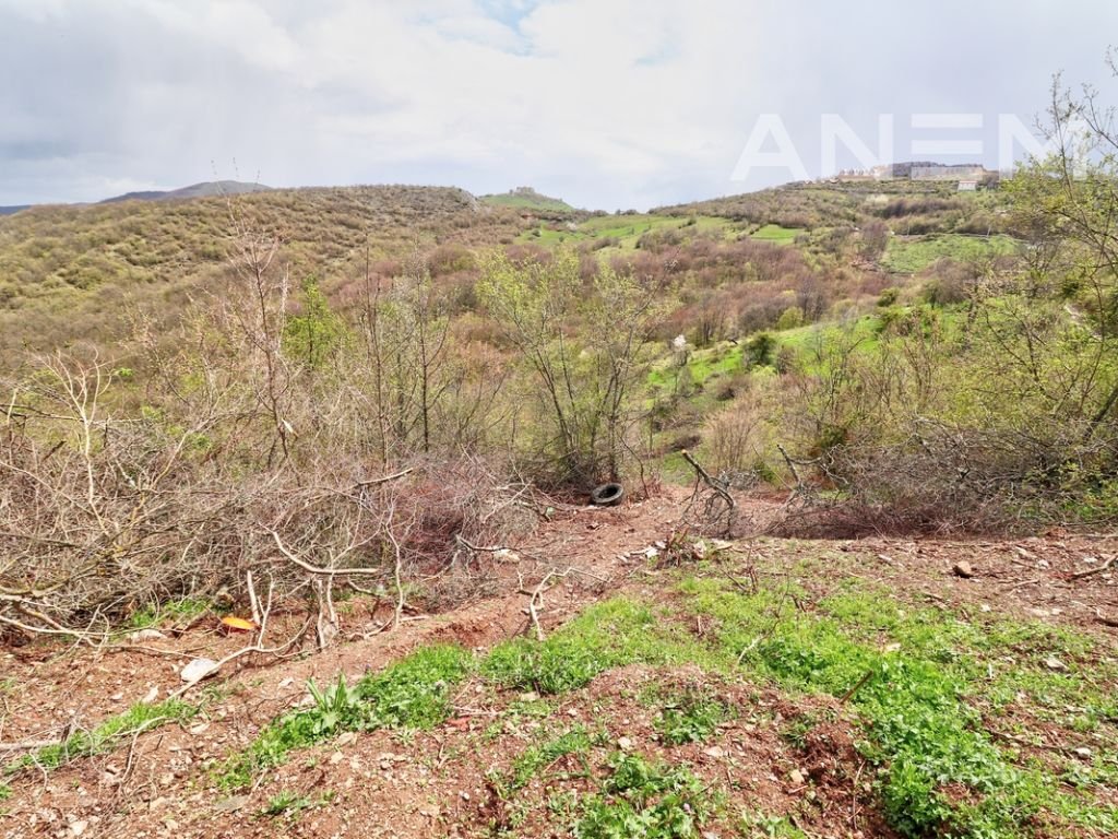 Tokë në shitje 2.8 ha në Novobërdë