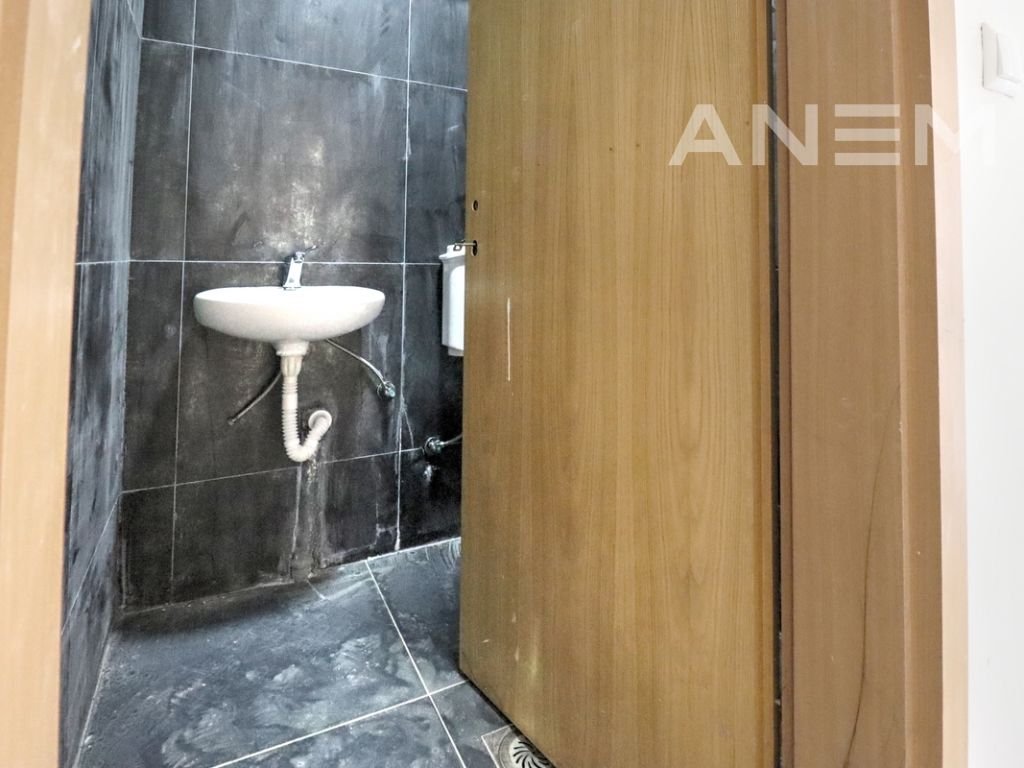 Lokal me qira 73m2 në Qendër