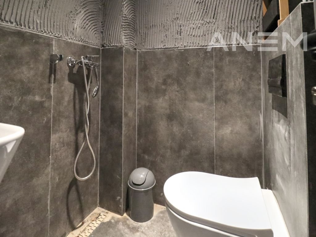 Lokal me qira 103m2 në Rrugën C