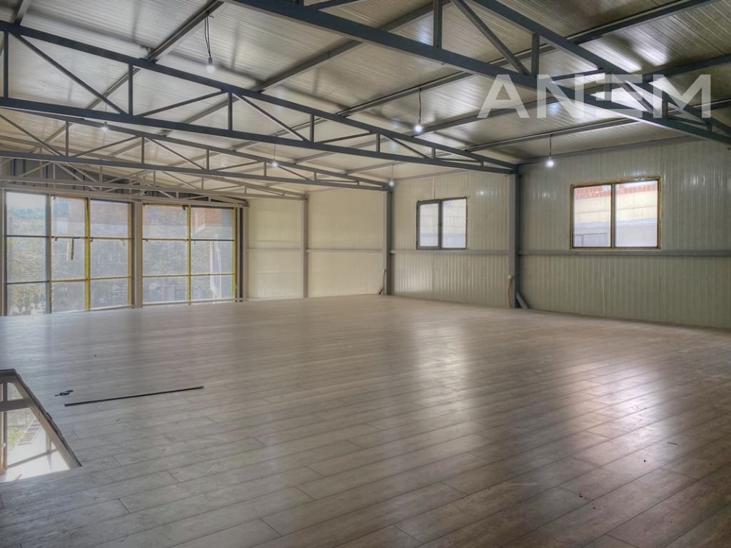 Objekt me qira 300m2 në Qendër