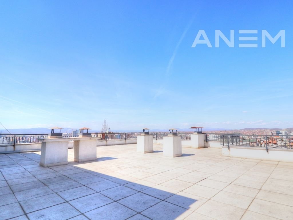Duplex Penthouse me qira 470m2 + 432m2 në lagjen Bregu i Diellit