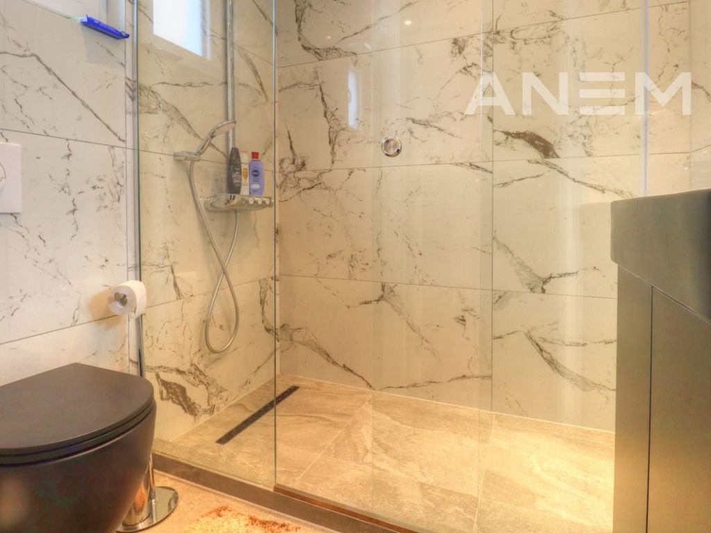Penthouse në shitje 125m² në Rrugën Muharrem Fejza