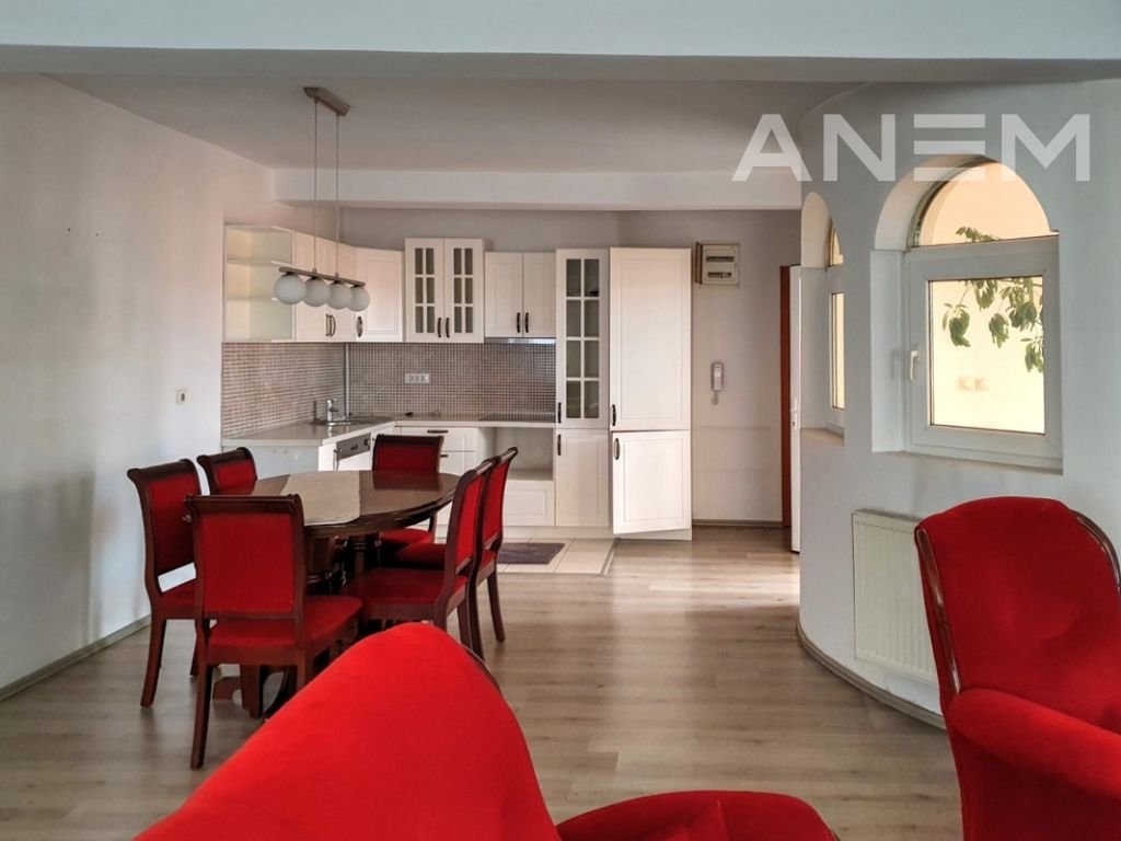 Zyre me qira 280m2 në Arbëri