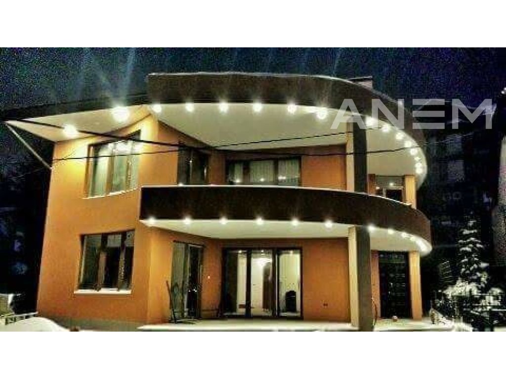 Shtëpi në shitje 300m2 në Taslixhe
