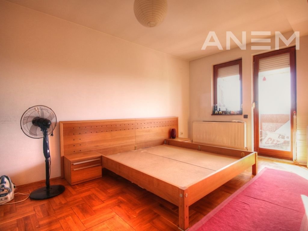 Banesë në shitje 83.5m2 në Lagjen e Spitalit