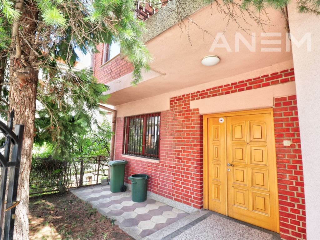 Shtëpi në shitje 350m2 në Velani
