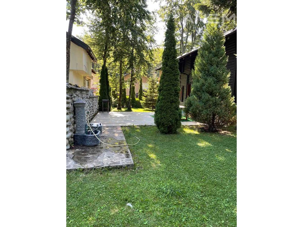 Vilë në shitje 260m² në Brezovicë