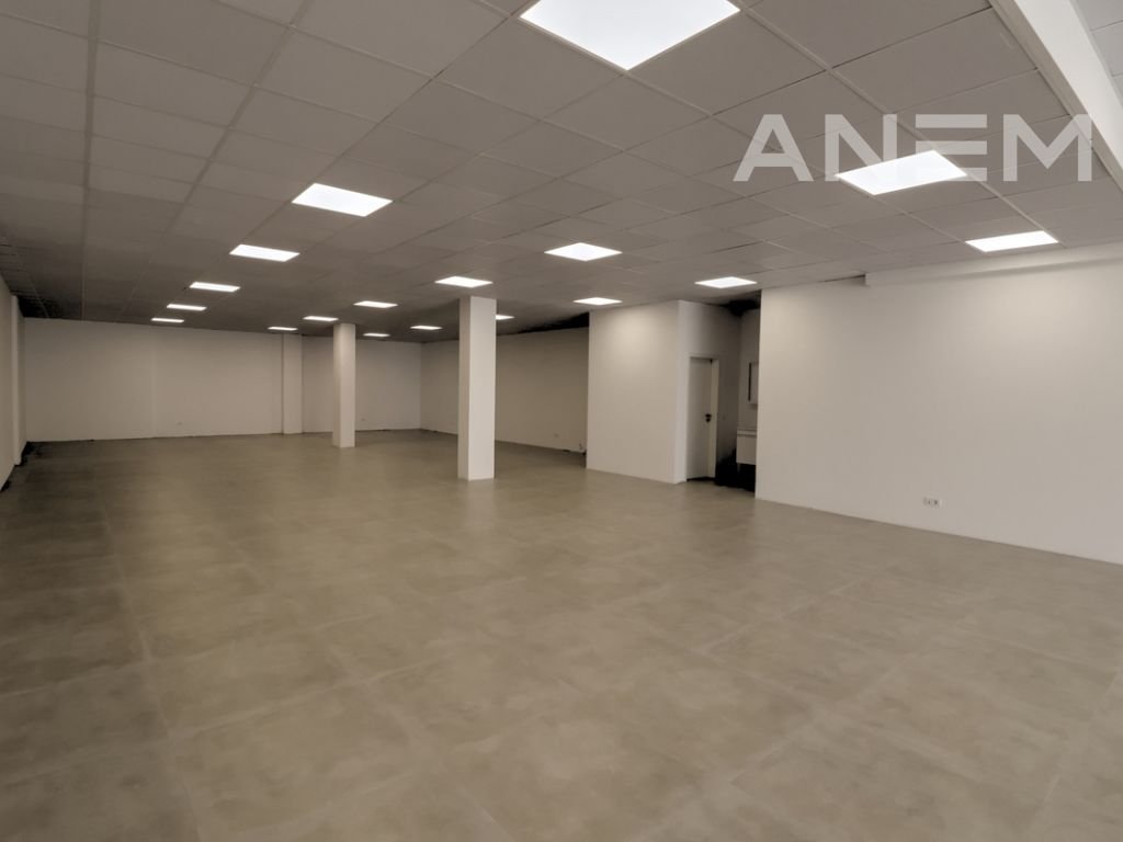 Lokal me qira 285m2 në lagjen e Muhaxherëve