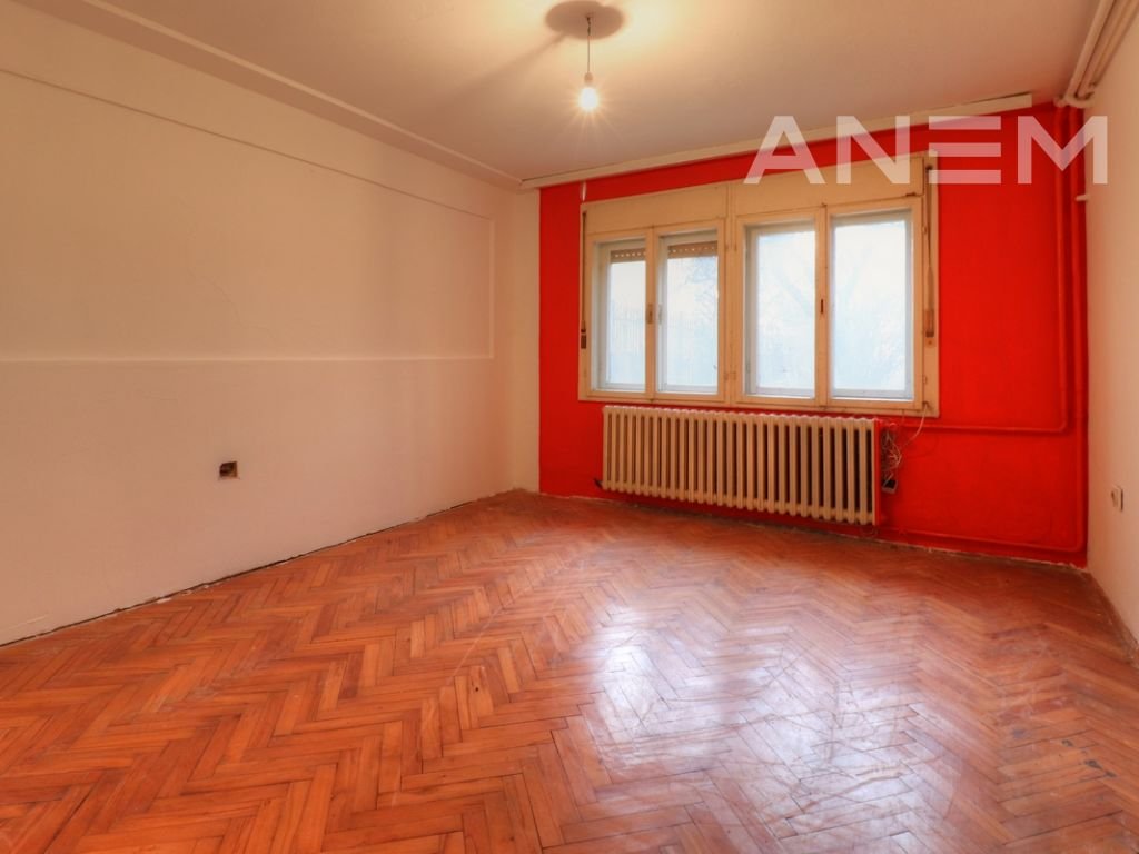 Zyre me qira 380m2 në lagjen Ulpiana
