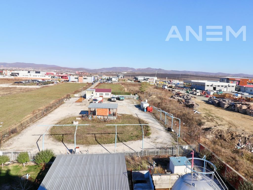Tokë dhe Biznes për Shitje në rrugën kryesore në Çagllavicë