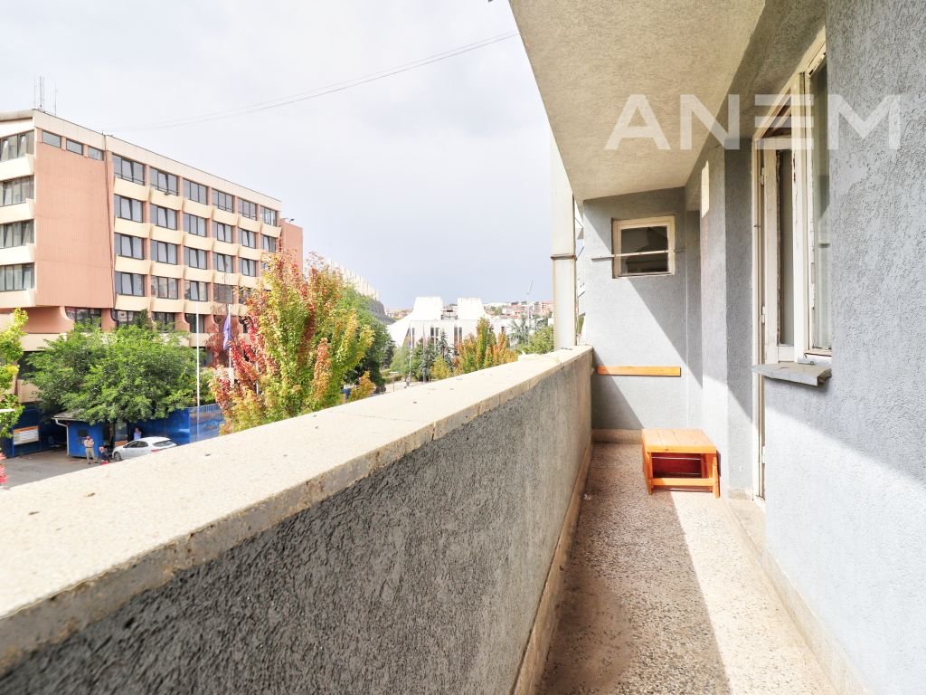 Zyre 50m2 me qira në Qendër