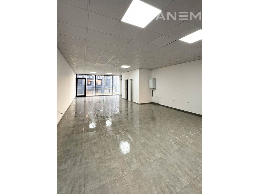 Lokal me qira 100m² te Pallati i Drejtësisë