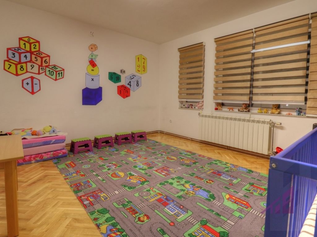 Zyre me qira ne lagjen Mati 1