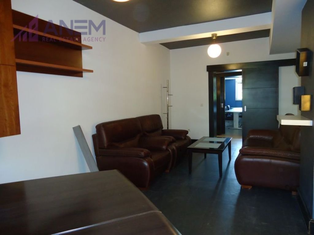Zyre me qira 130m2 ne Qender