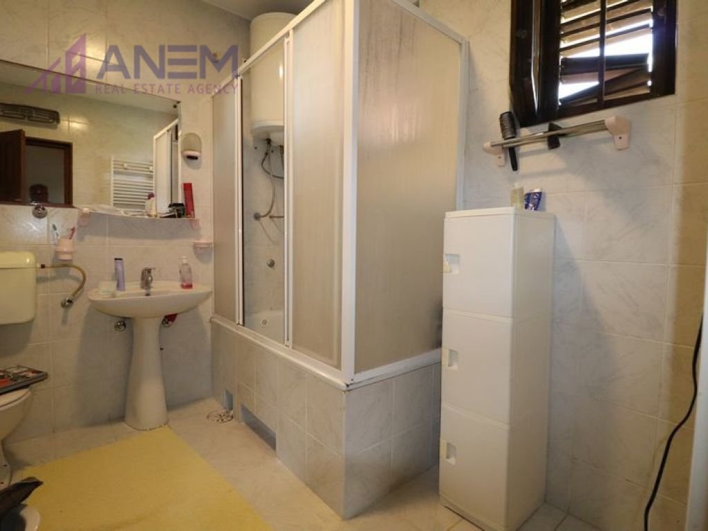 Shtepia ne shitje 330m2 ne rrugen e Bledit