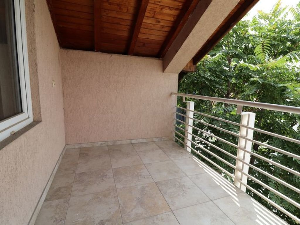 Shtëpi në shitje 410m² në Veternik