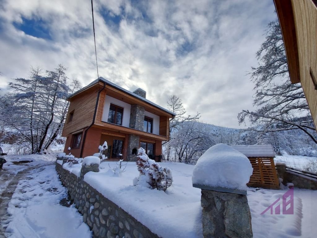 Vila ne shitje 160m2 ne Brezovice