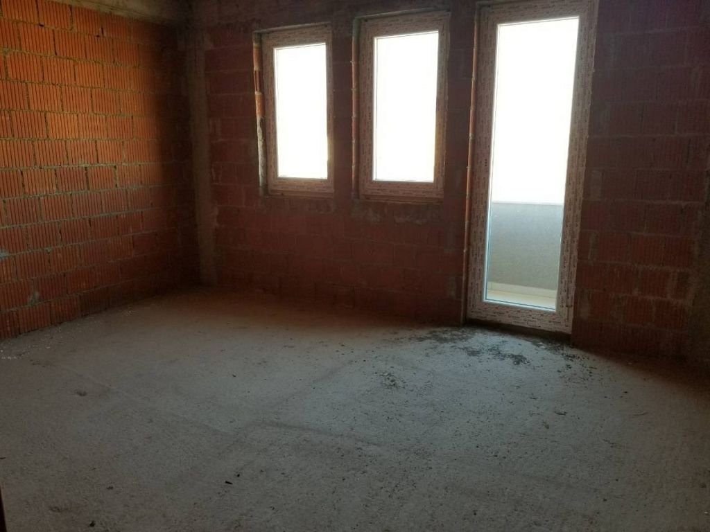 Shtepi me qira 600m2 ne Velani