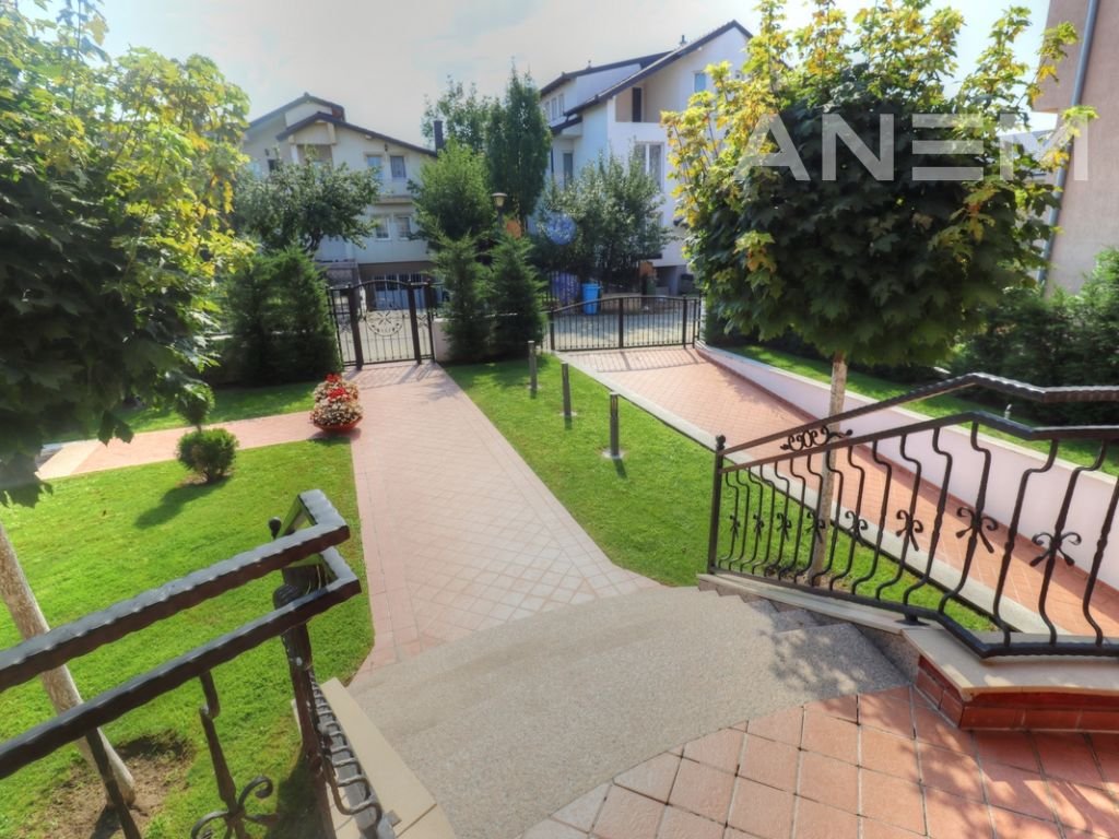 Shtëpi në shitje 430m² në lagjen Marigona 1