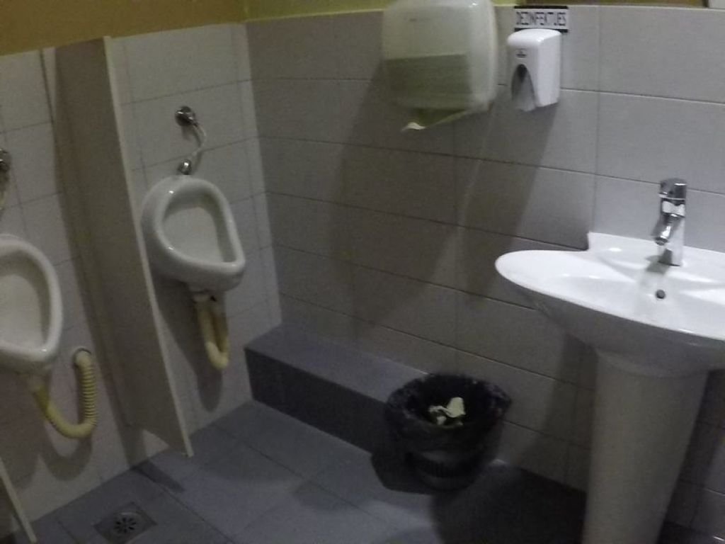 Zyre me qira 660m2 në Qendër