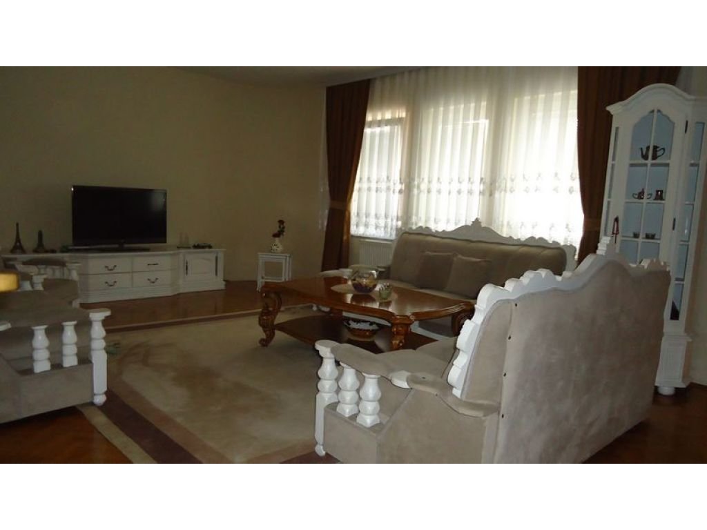 Shtëpi në shitje 1200m² në Kolovicë
