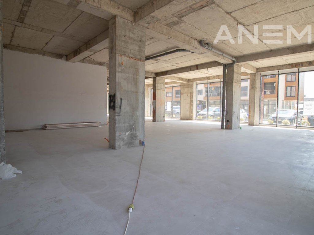 Lokal me qira 426m² në lagjen Arbëri