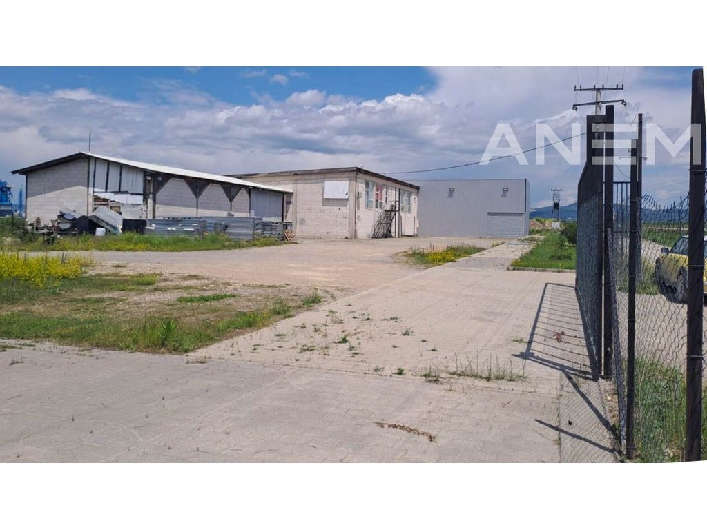 Objekt në shitje 1080m² në Gracanicë - Livagjë