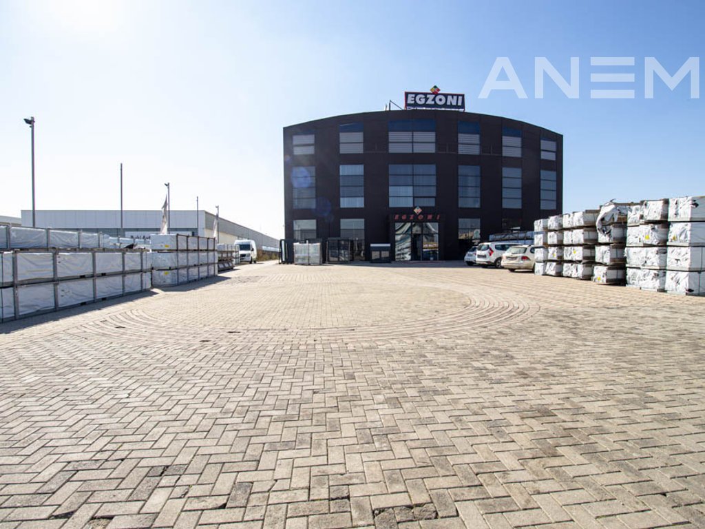 Objekt me qira 3000m² në Çagllavicë